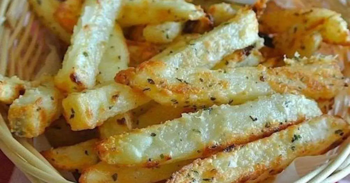 Homemade Garlic Parmesan Potatoes Recipe